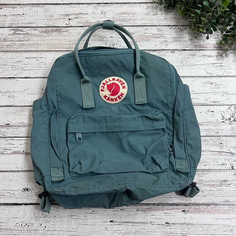Fjallraven Kanken Classic Backpack in Artic Green